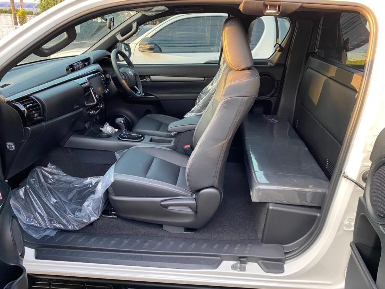 Interior Toyota Hilux Cabina extra 2021